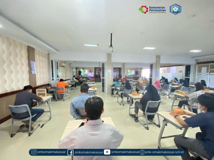 { S M A K - M A K A S S A R} : Pelatihan jurnalistik pelajar Sulsel berlangsung di SMAK Makassar